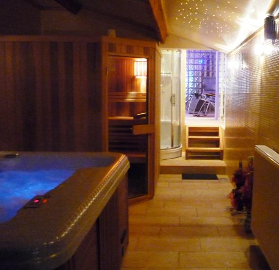 Le Jacuzzi et sauna